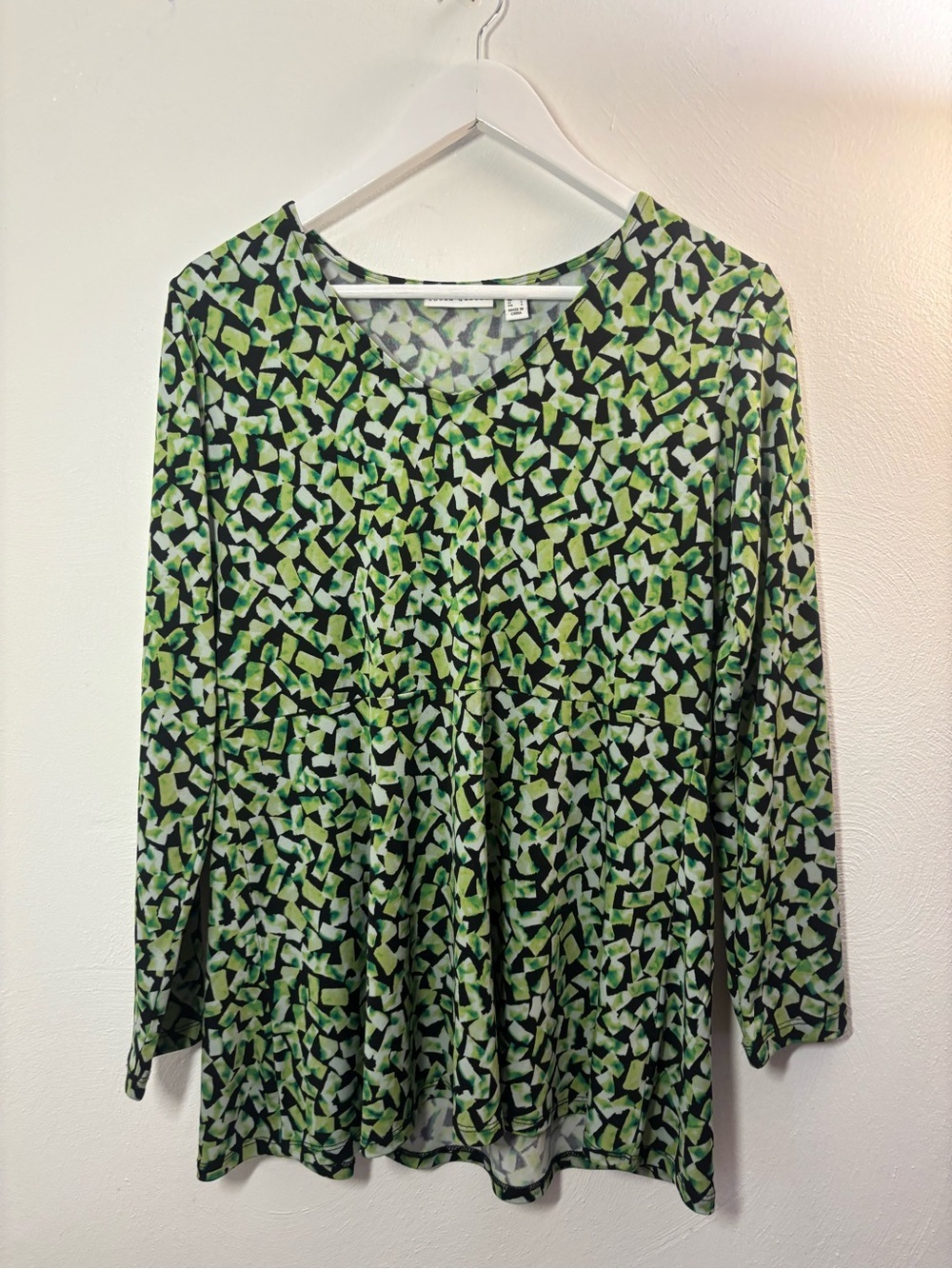 Susan Graver V-Neck Abstract Long Sleeve Top Size Medium